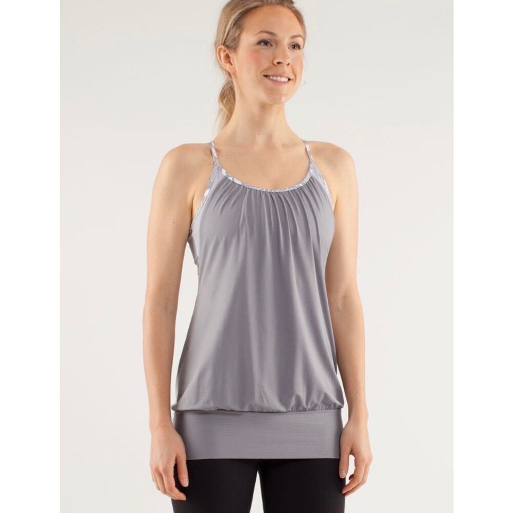 Lululemon Women's No Limits Tank In Gray and White. Size 4